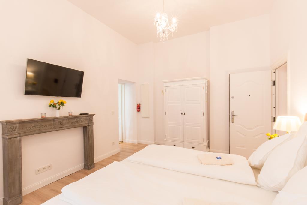 Fritz By Rockchair L Superhost Status L 3 Bedrooms Boxspringbeds 2 Bathrooms 2 Kitchen - Cozy Family & Business Flair Welcomes You!
