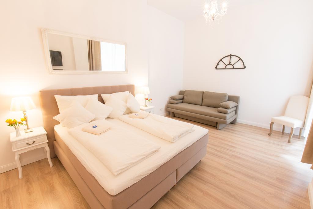 Fritz By Rockchair L Superhost Status L 3 Bedrooms Boxspringbeds 2 Bathrooms 2 Kitchen - Cozy Family & Business Flair Welcomes You! Berlijn