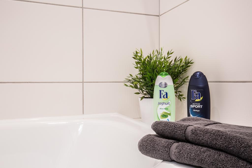 Fritz By Rockchair L Superhost Status L 3 Bedrooms Boxspringbeds 2 Bathrooms 2 Kitchen - Cozy Family & Business Flair Welcomes You! Berlijn