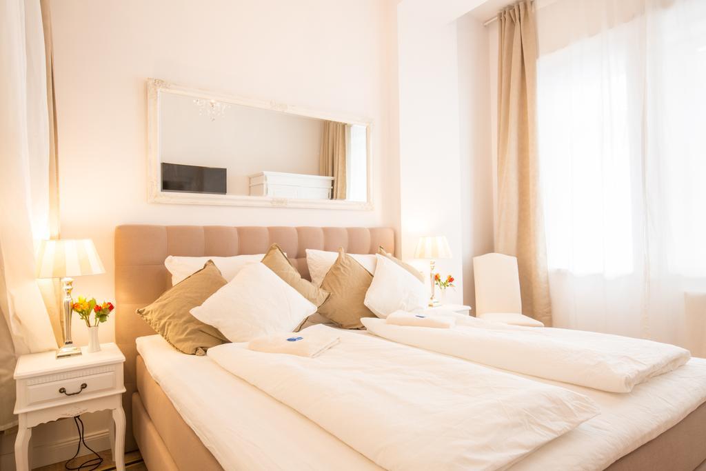 Appartement Fritz By Rockchair L Superhost Status L 3 Bedrooms Boxspringbeds 2 Bathrooms 2 Kitchen - Cozy Family & Business Flair Welcomes You! Berlijn