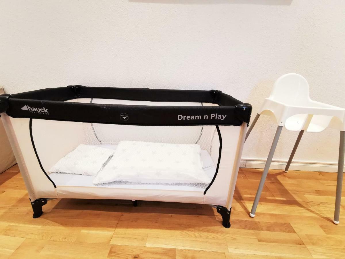 Fritz By Rockchair L Superhost Status L 3 Bedrooms Boxspringbeds 2 Bathrooms 2 Kitchen - Cozy Family & Business Flair Welcomes You! Berlijn